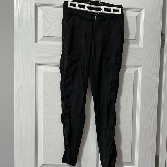 Lululemon Studio Crop - Picture 1 of 3